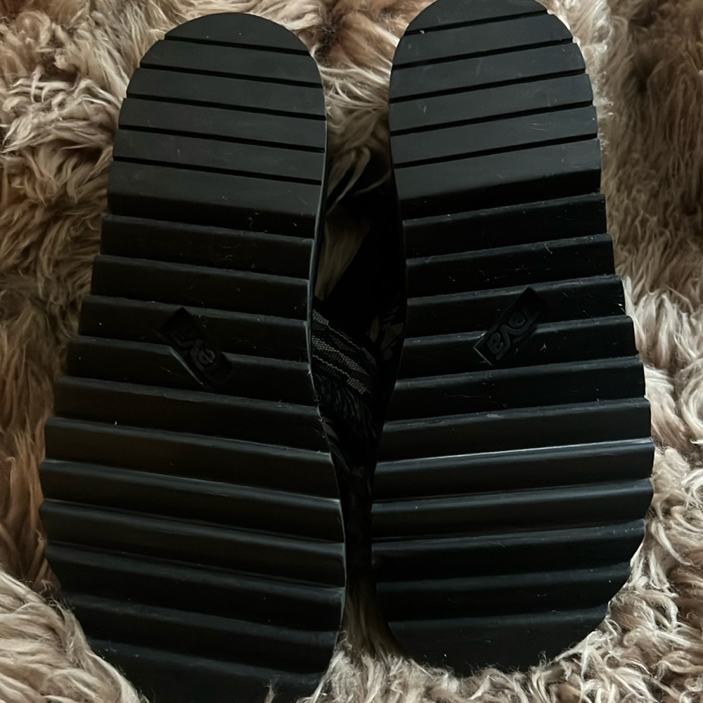 Teva Sandals size 8 - Picture 3 of 7